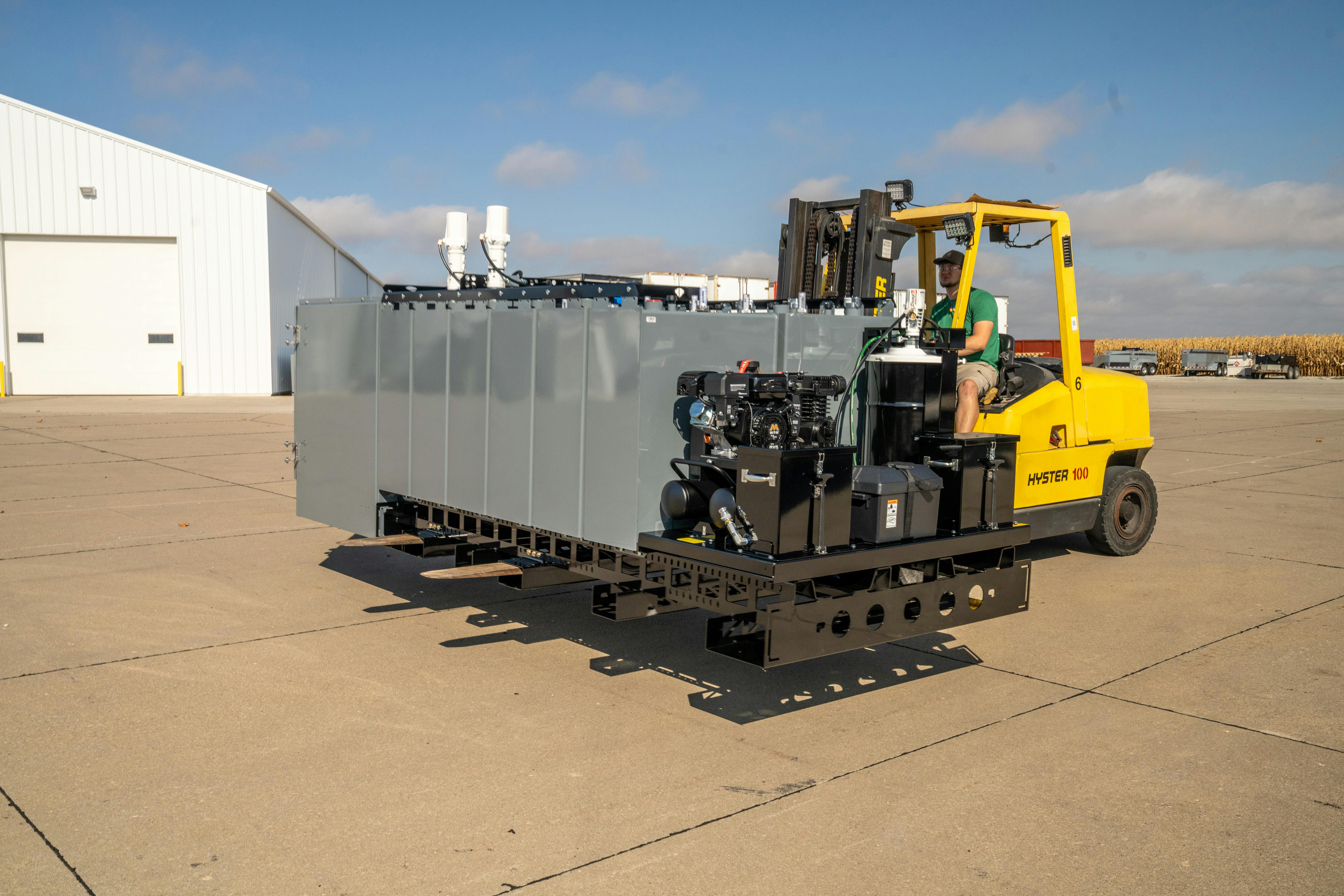 The multi-tank oil skid at work.