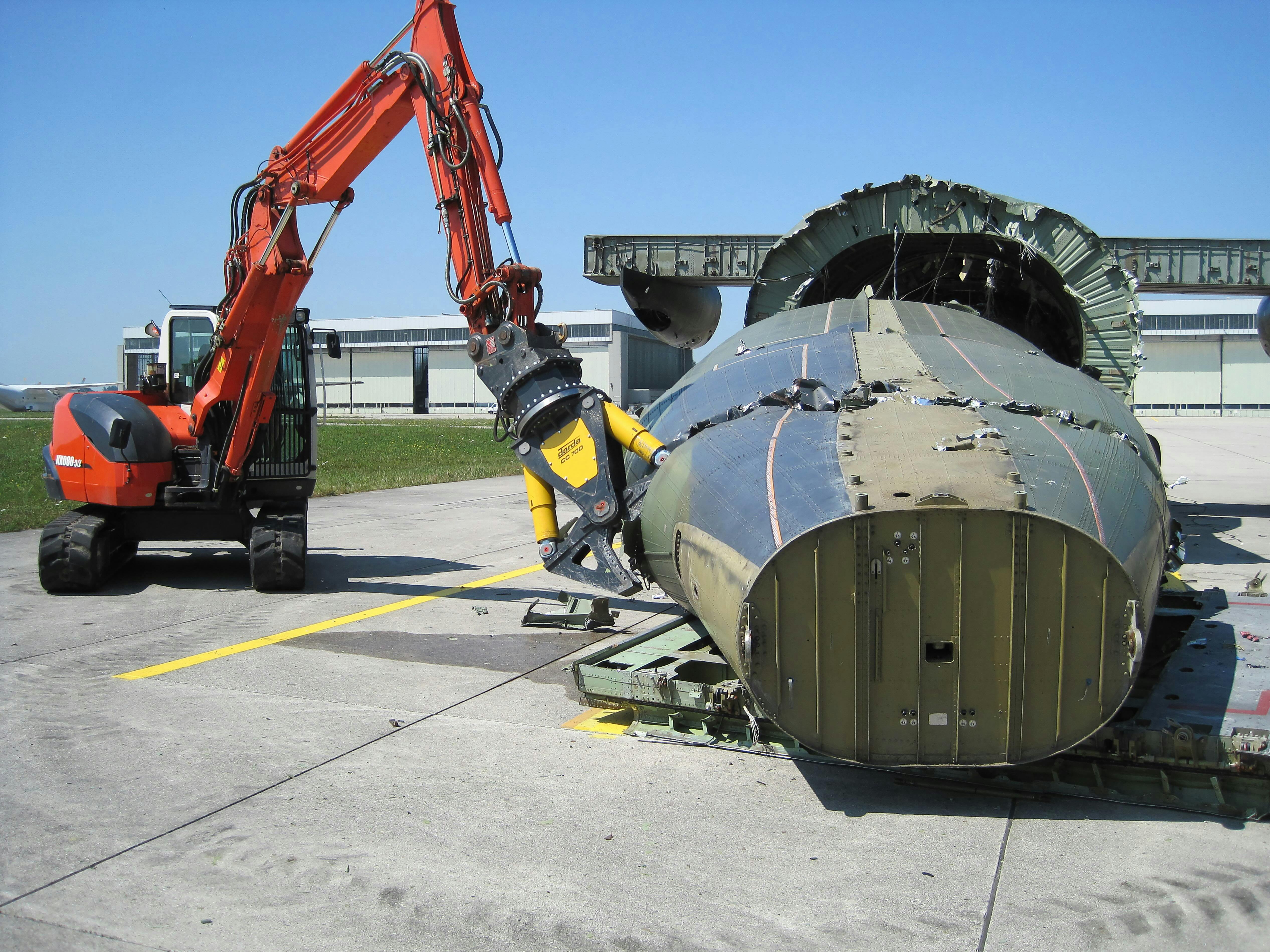 The Steel Shears Ensure Fast, Low Noise Cutting For Steel Structures, Large Utility Lines And Cutting Metal Girders For Scrap Yards