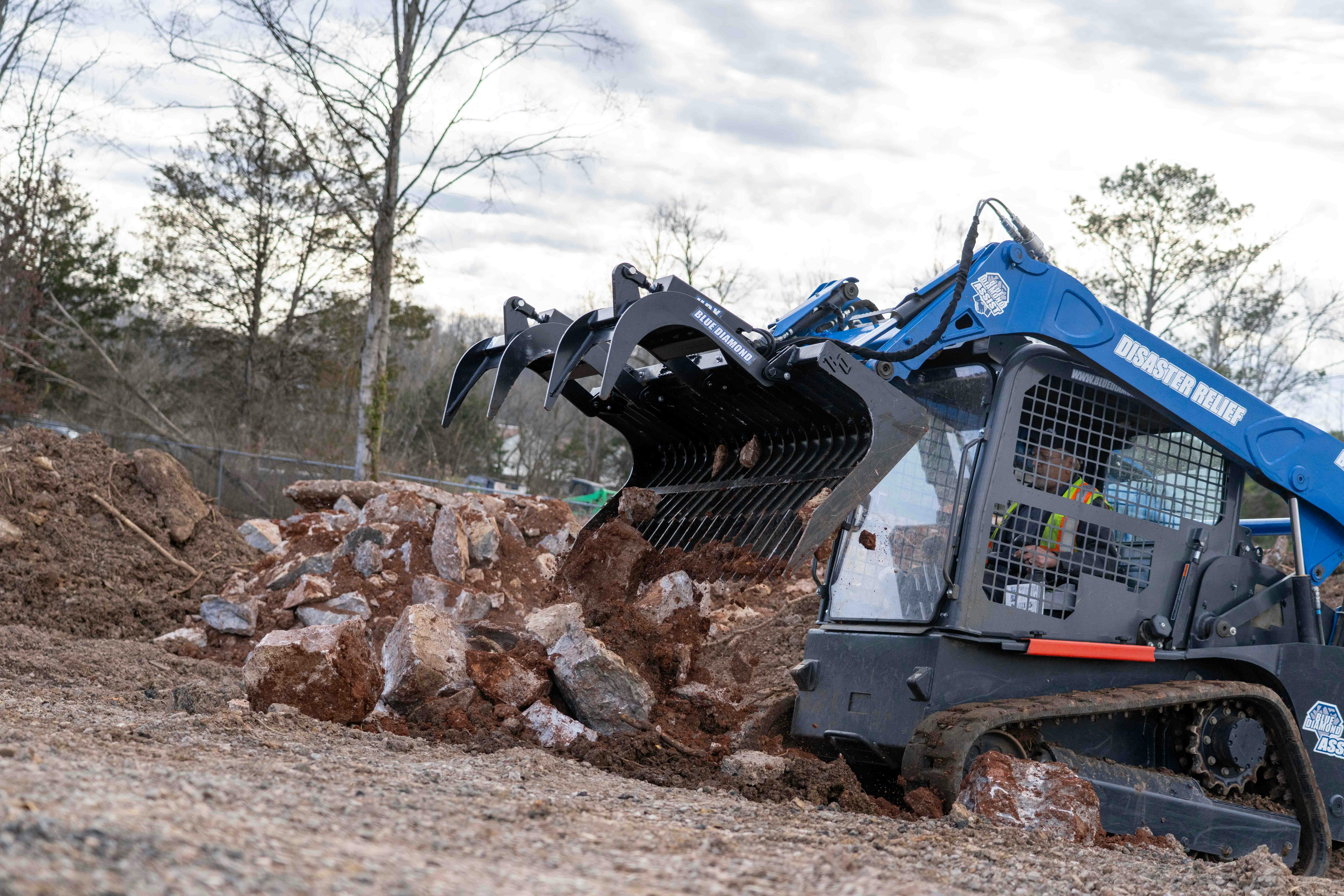 699e5b5c76da92190714768d Blue Diamond Attachments Hdx Grapple 226