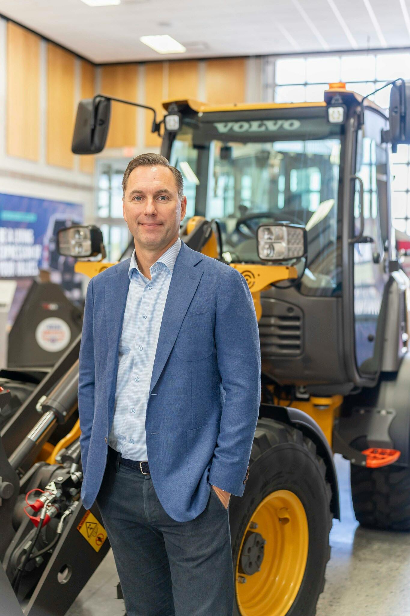 69e5b01f413d512a3a4eca5c Volvo Scott Young 426