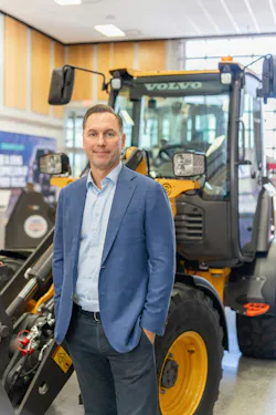 69e5b01f413d512a3a4eca5c Volvo Scott Young 426 69e5b01f413d512a3a4eca5c Volvo Scott Young 426