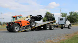 jerrdan_15t_carrier_with_jlg_telehandler_526