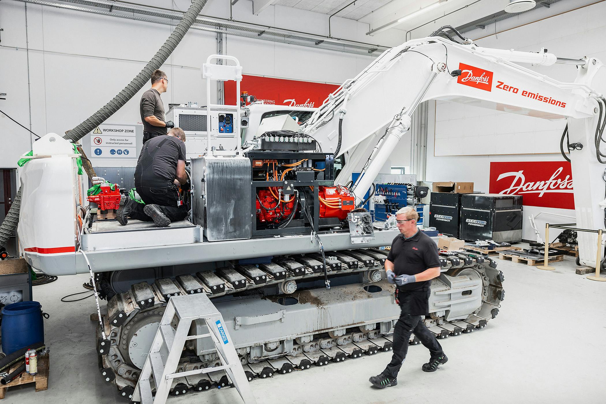 Danfoss excavator conversion. The excavator&rsquo;s four primary services &mdash; boom, arm, bucket, and swing &mdash; are supplied through ten individually controllable outlets on the pump.