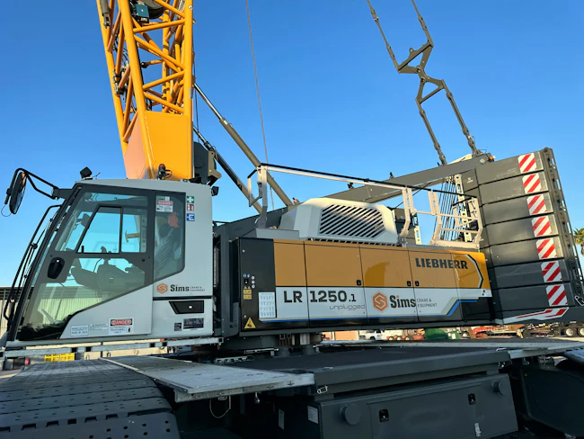 6a6663a6bac876f1cc47f2fe Sims Crane Batteryoperated Crawler Crane 23 3