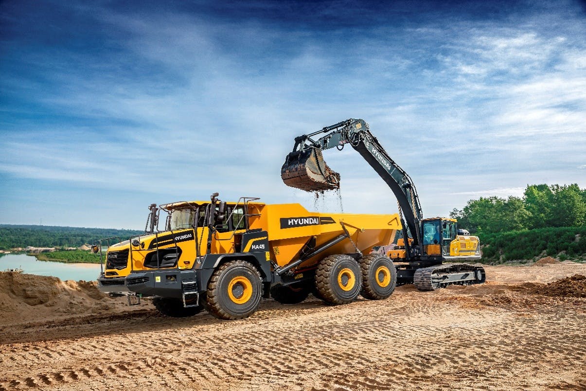 hyundai_adt_being_loaded_626
