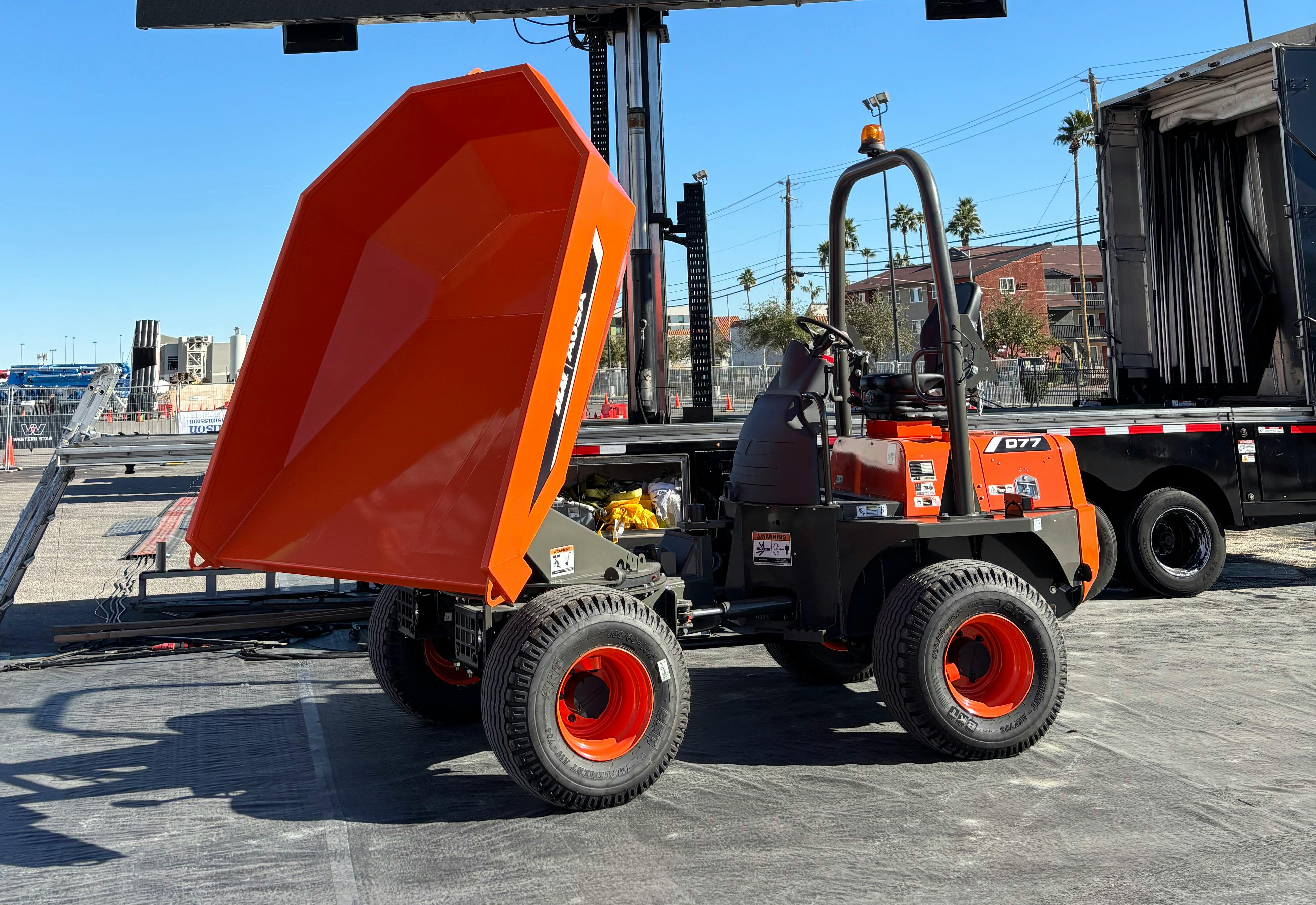 jlg_ausa_d77_dumper_at_woc_4_926
