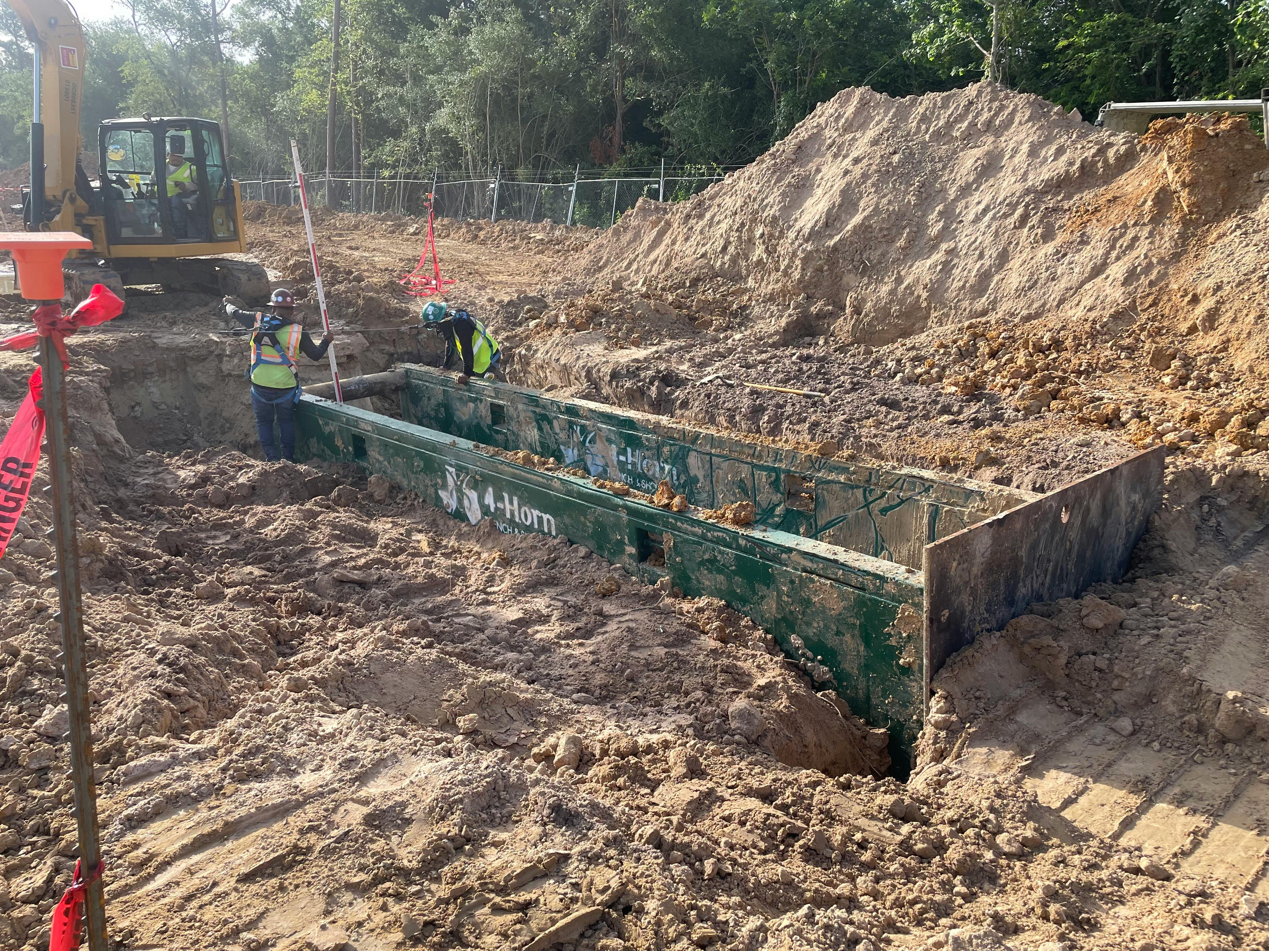 4horn_trench__shoring_job_site_2