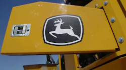 deere_logo_on_machine
