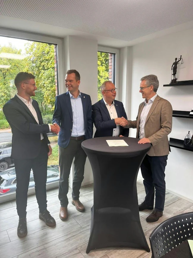 From left to right: Malte V&ouml;geding, managing director, LC Systems; Frank Grewe, chief technology officer, 2G; Franz Leers, founder, Wenker Group; Pablo Hofelich, CEO, 2G, at the signing of the agreement.