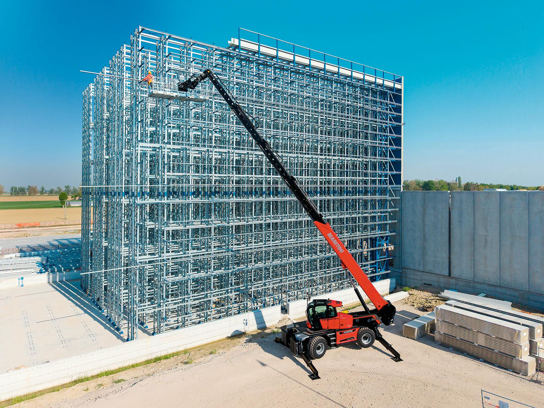 manitou_application_construction_rotating_telehand